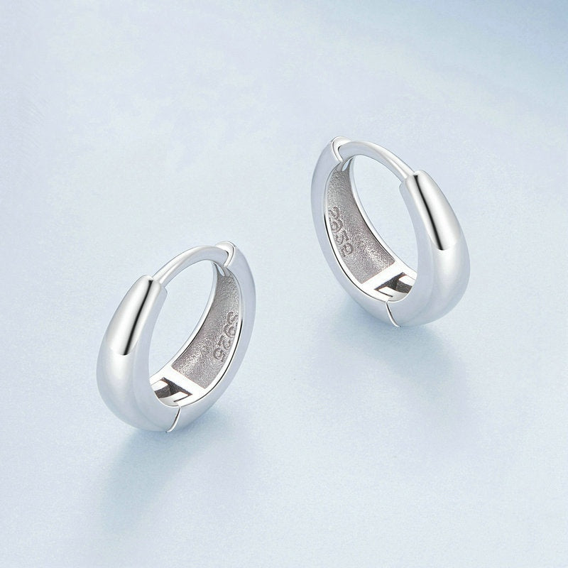 Jorrio U-Shaped Simple Glossy Sterling Silver Earrings