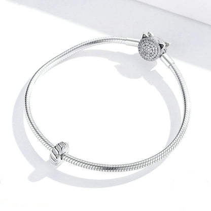 Jorrio Simple Textured Clasp Sterling Silver Charm